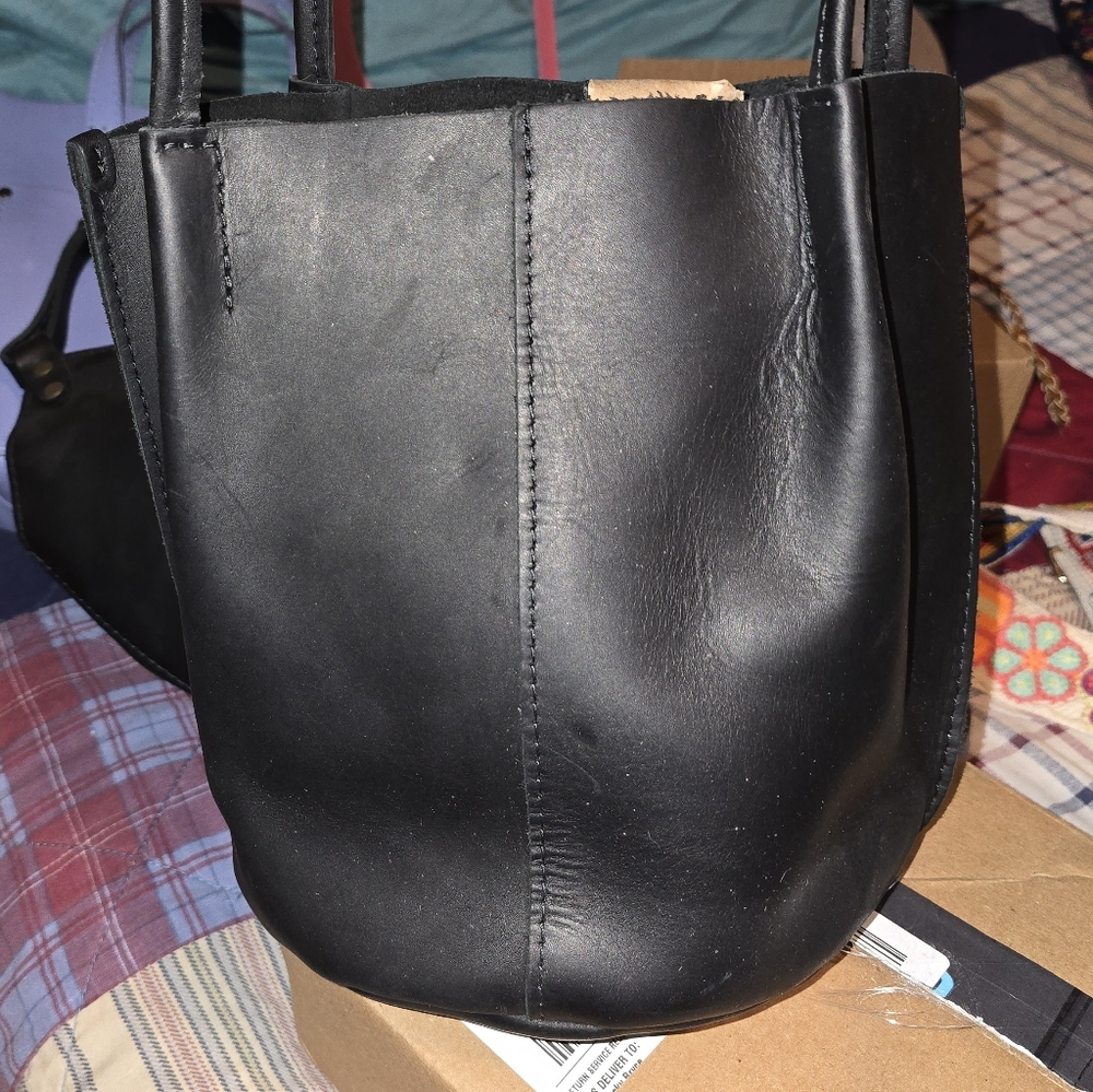 Portland Leather Black Classic Devan